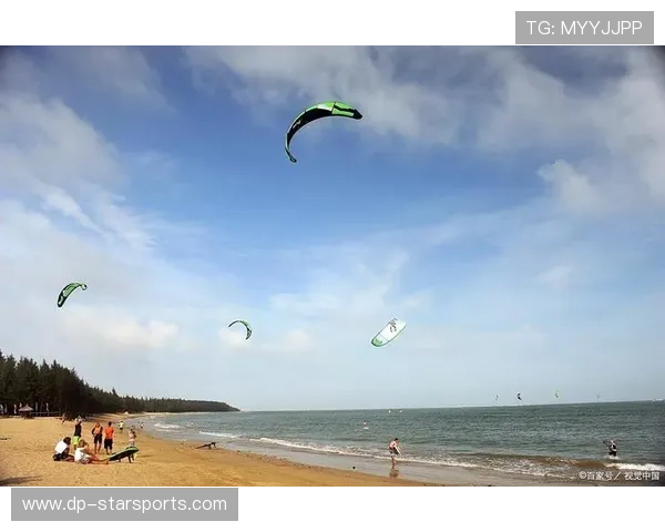 风筝冲浪的“高跳:借助风力的空中滞空 风筝冲浪的“高跳:借助风力的空中滞空